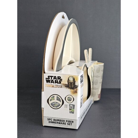 Star Wars The Mandalorian Bamboo Dinnerware Set - Picture 4 of 6